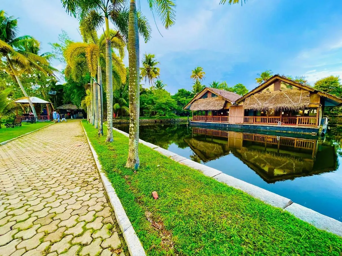 Plumeria Lake Resort & Spa Vayalar 0*,