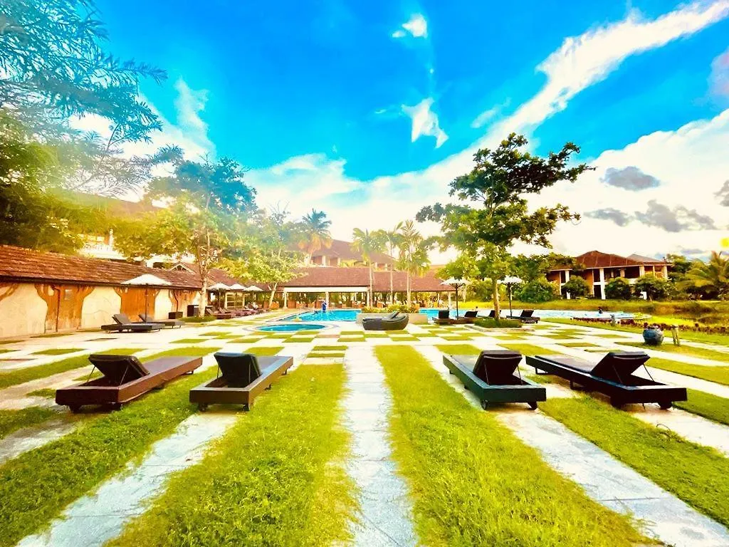 Plumeria Lake Resort & Spa Vayalar
