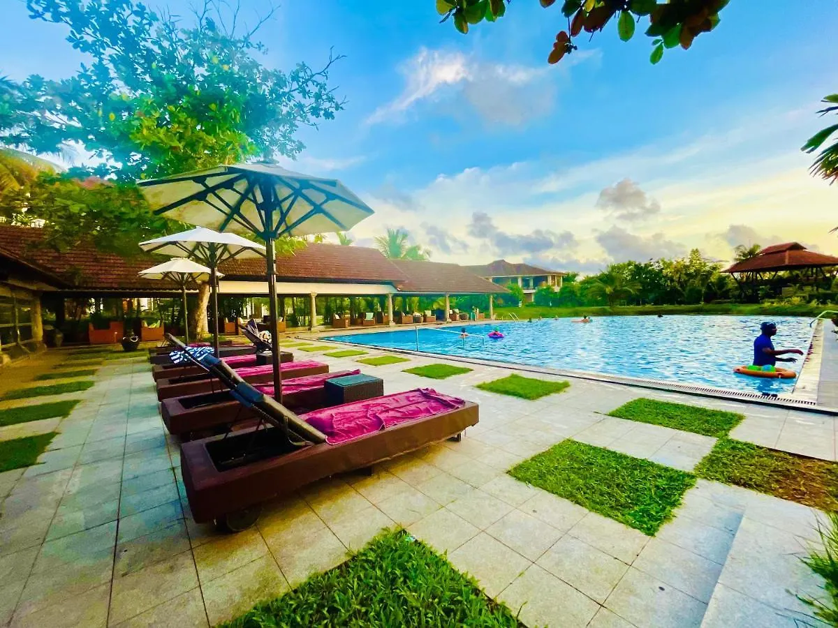 Plumeria Lake Resort & Spa Vayalar